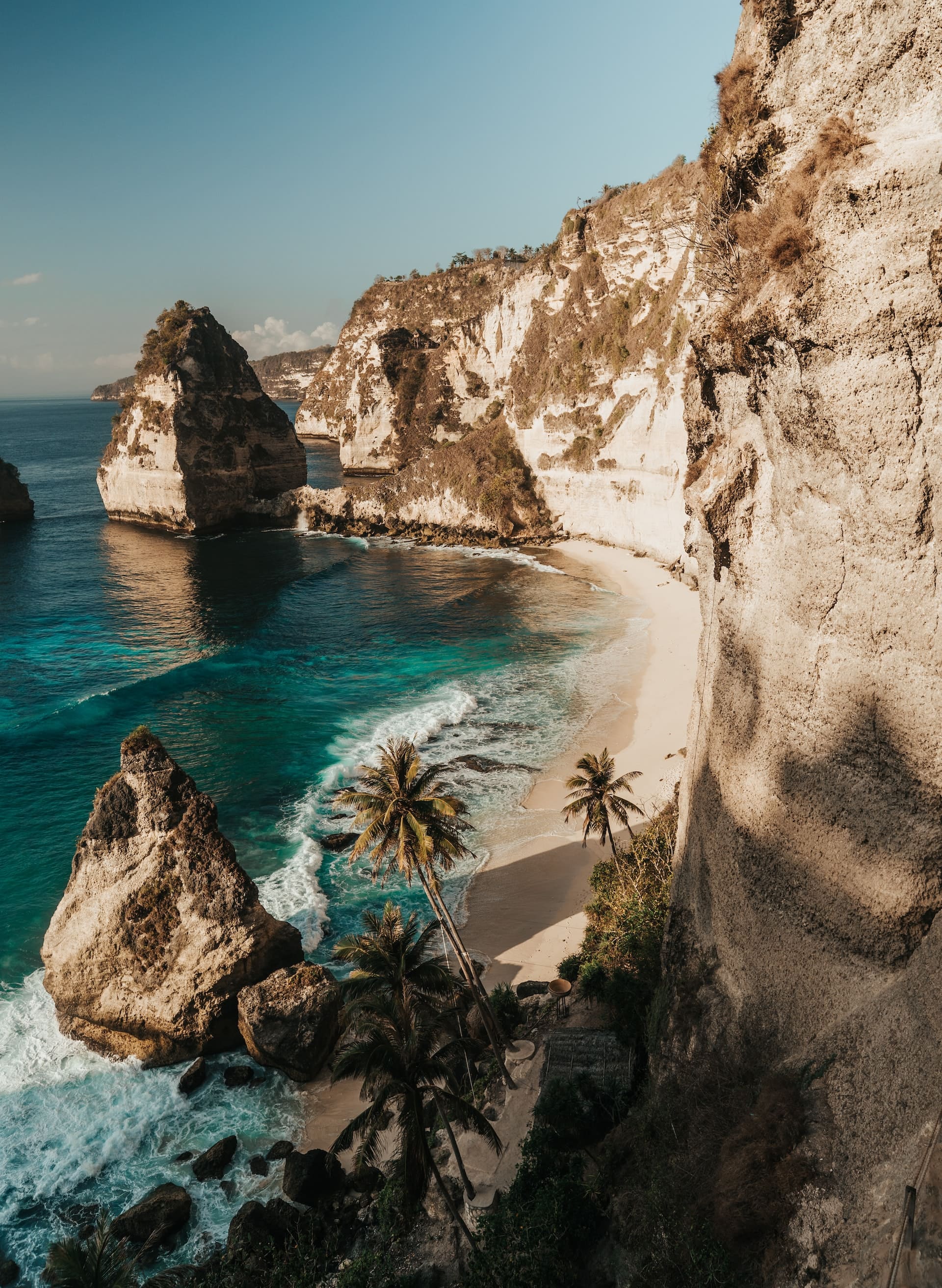 wisata-terbaik-di-nusa-penida-yang-banyak-dikunjungi-para-wisatawan